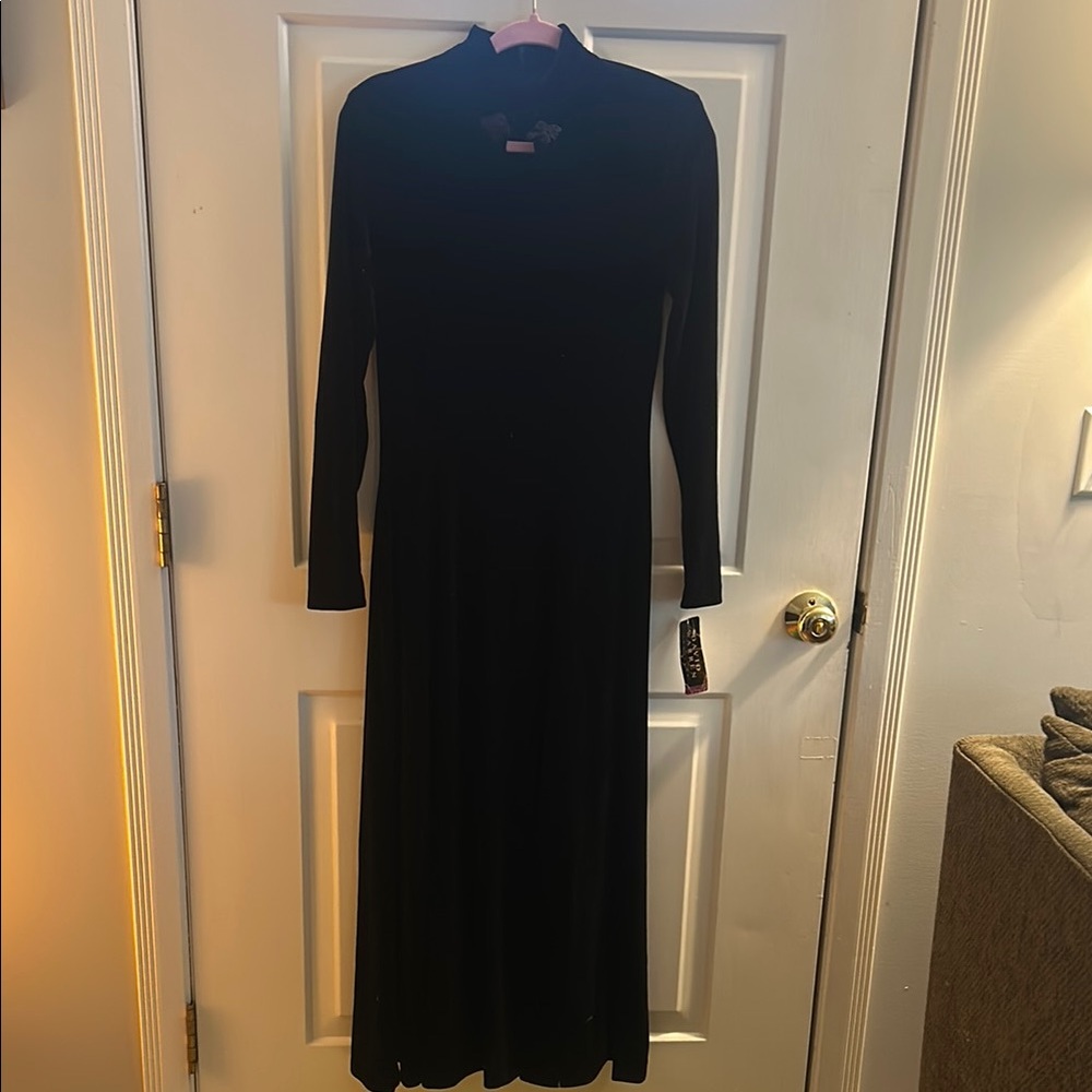 Black Sheath Mock Neck Long Sleeve Cocktail Dress